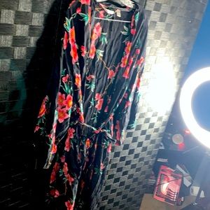 Victoria’s Secret Silk Robe/ Black, Floral Print/ Size S